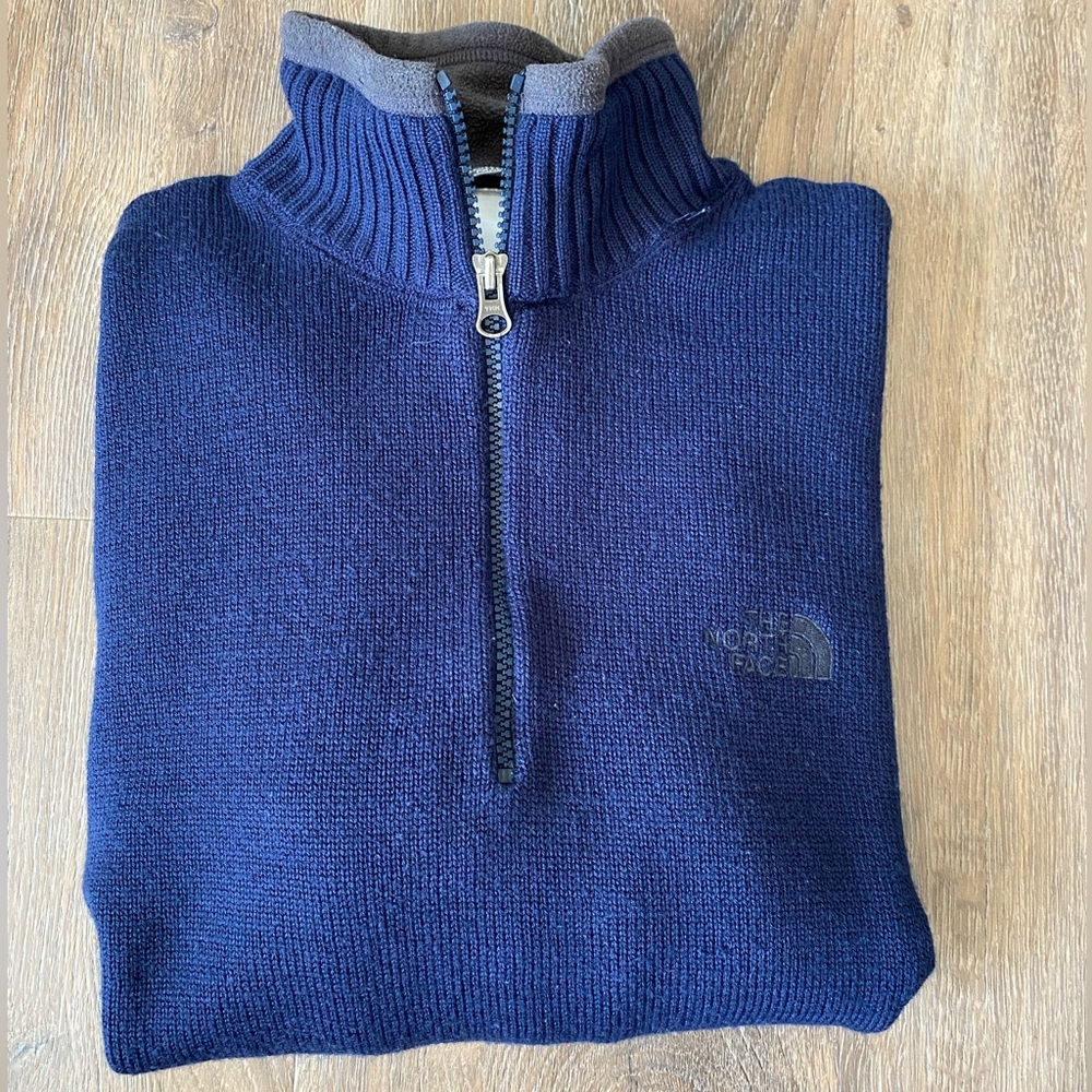 The North Face A5 series, 1/4 zip, wool blend pullover, size medium,
